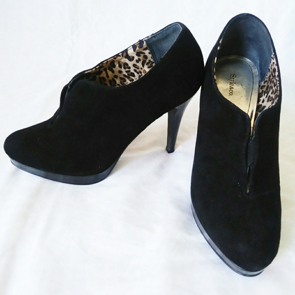 Style & Co stilletto heels black suede